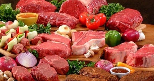 Người bị gai cột sống không nên ăn quá nhiều thịt đỏ mỗi ngày